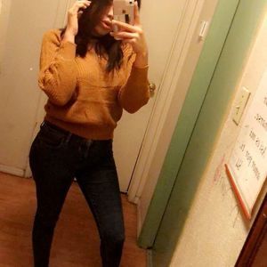 Meet your Posher, Yajaira